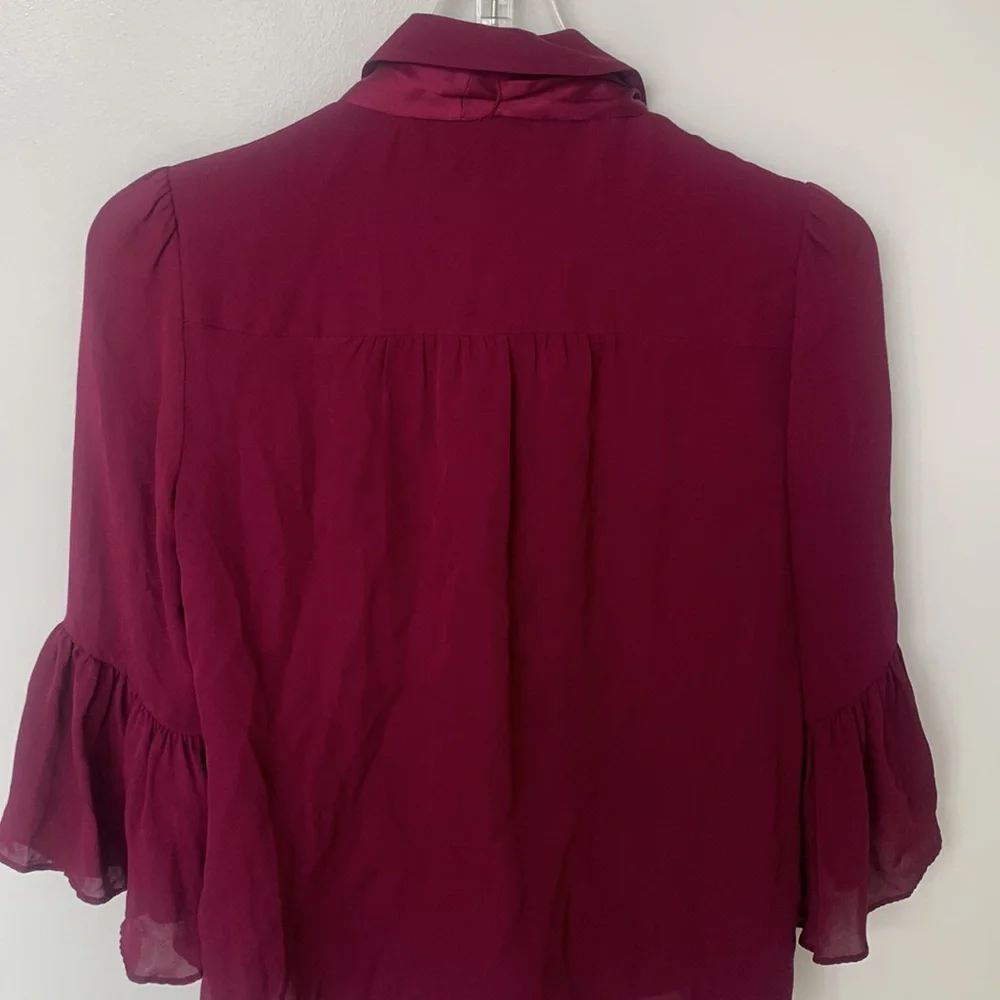 ALICE + OLIVIA 'Currant' Purple 100% Silk Top with Neck Tie Blouse Size XS - Picture 11 of 16